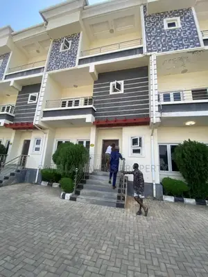 5bdrm Duplex in Guzape District for sale