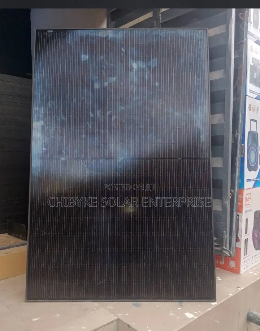 450watts Jinko Solar Panel Black Frame Halfcut