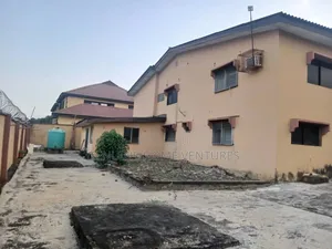 5bdrm Duplex in Jumofak for sale