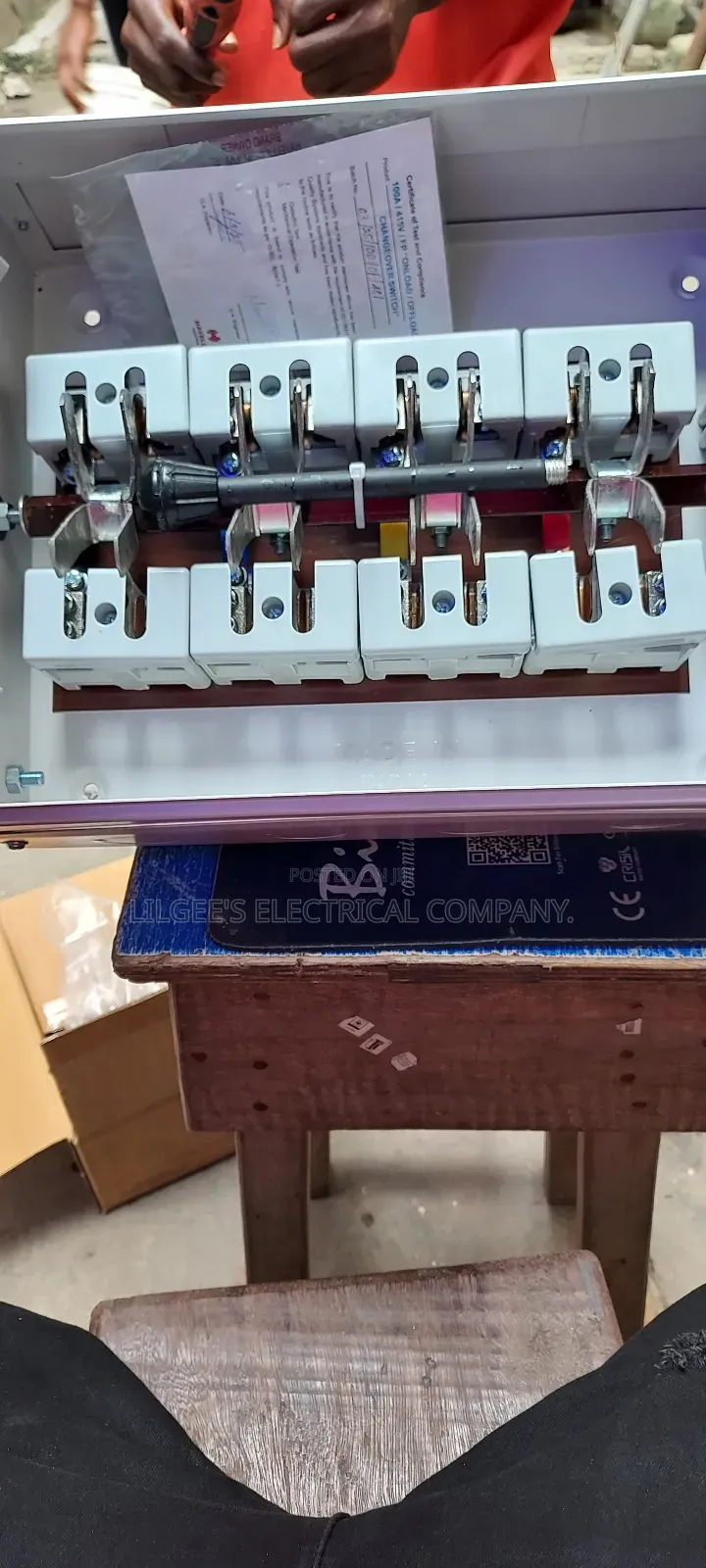 100 Amps Avells Side Handle Changeover Switch