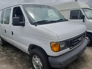 Ford E250 2005 White