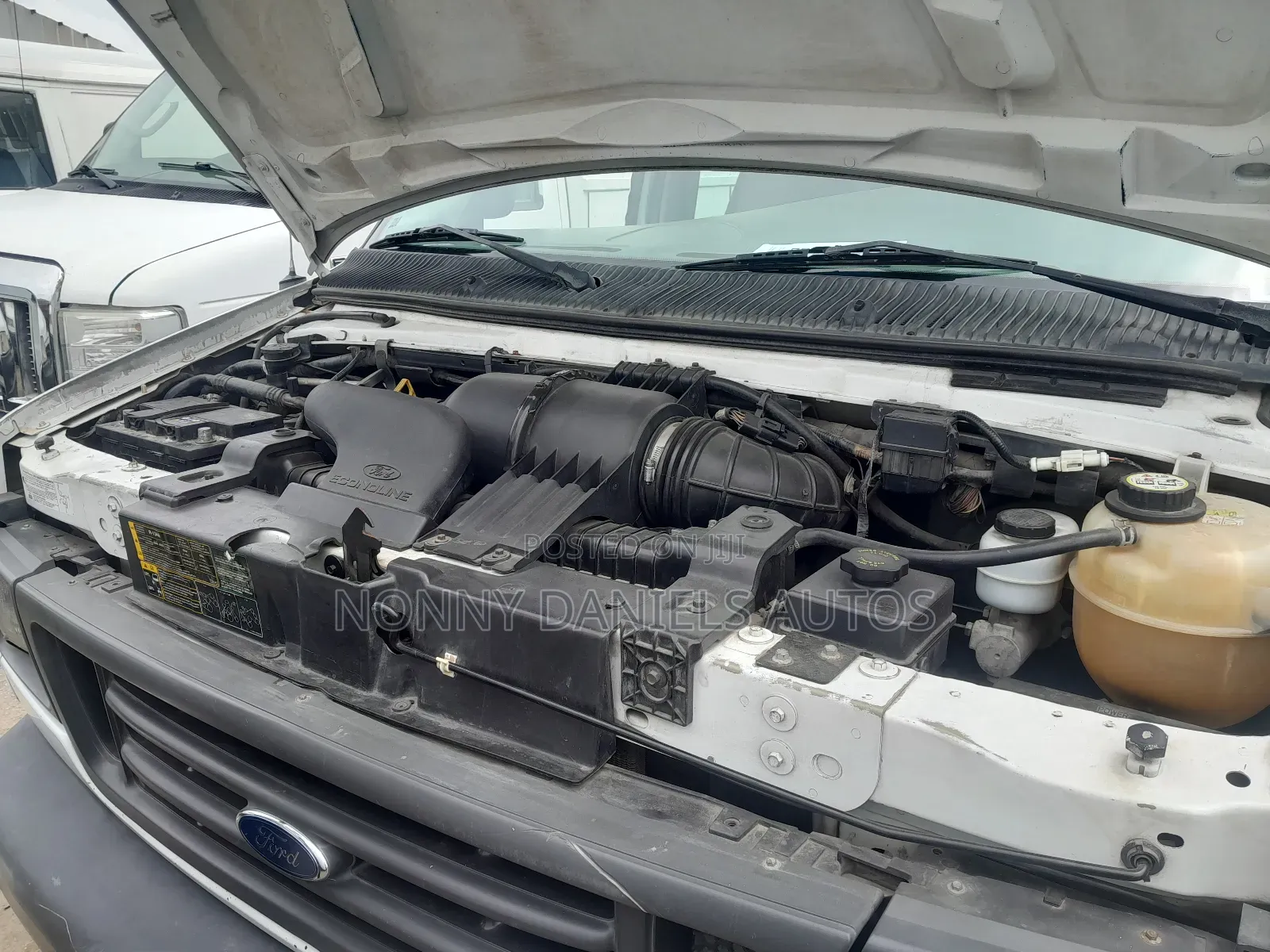 Ford E250 2005 White