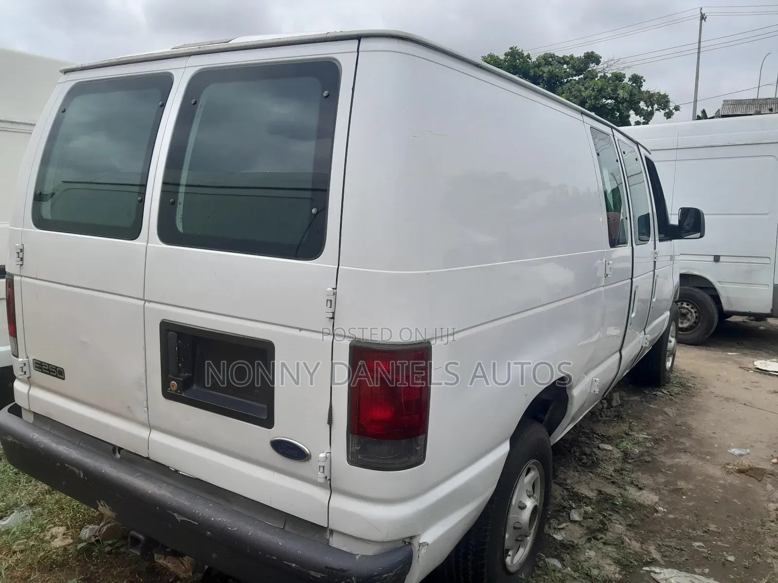 Ford E250 2005 White