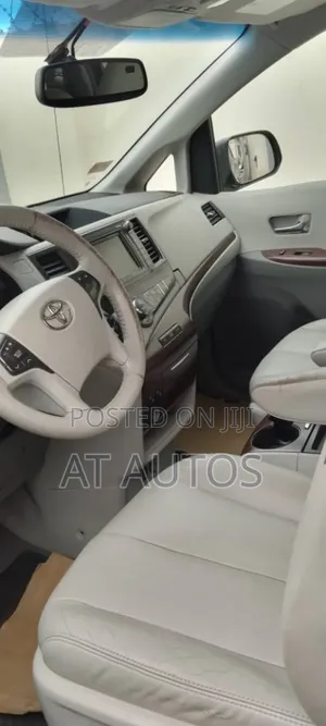 Toyota Sienna XLE 7 Passenger Mobility 2011 Gray