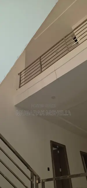 5bdrm Duplex in Kado for sale