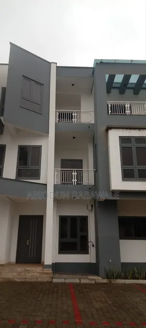 4bdrm Duplex in Wuse District Abuja for rent