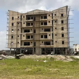 3bdrm Apartment in Yaba Lagos for sale