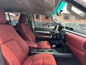 Toyota Hilux SR5 HI-Rider 2018 White
