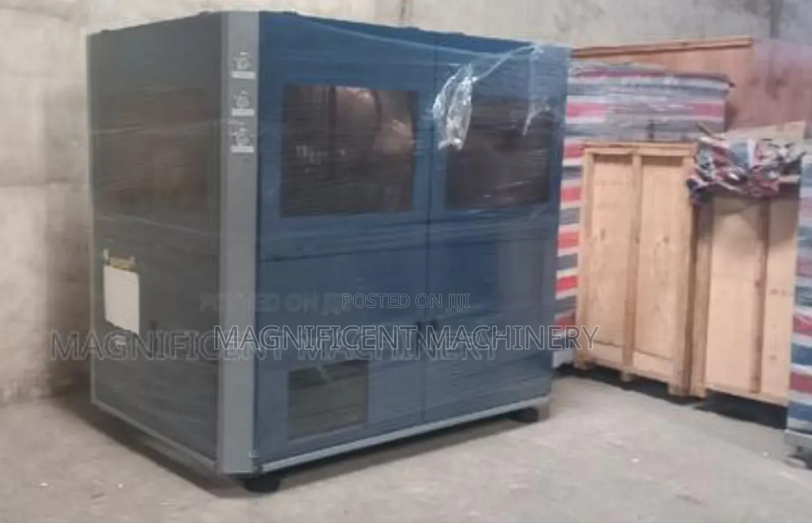 Automatic Pet Bottles Blowing Machine With Conveyor