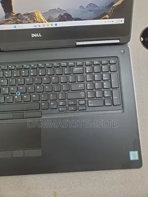 Laptop Dell Precision 7710 32GB Intel Xeon SSD 256GB