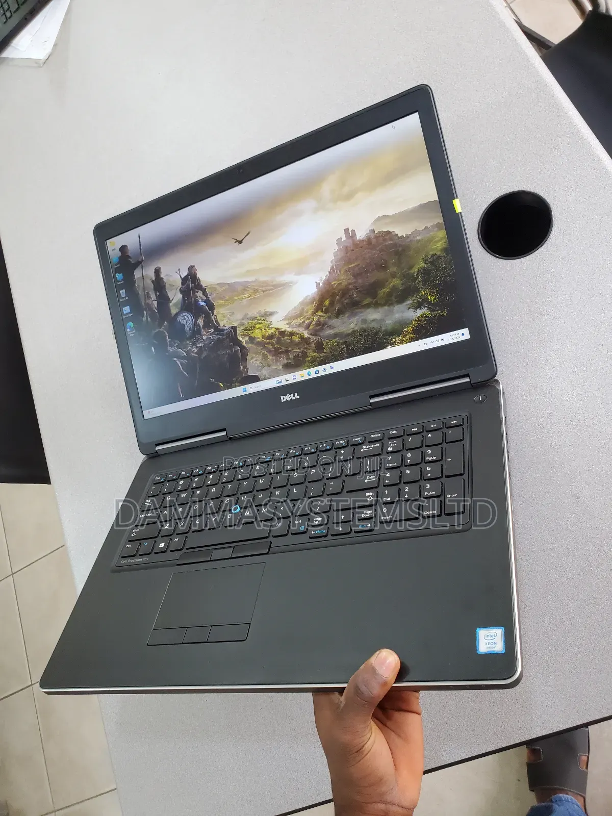 Laptop Dell Precision 7710 32GB Intel Xeon SSD 256GB