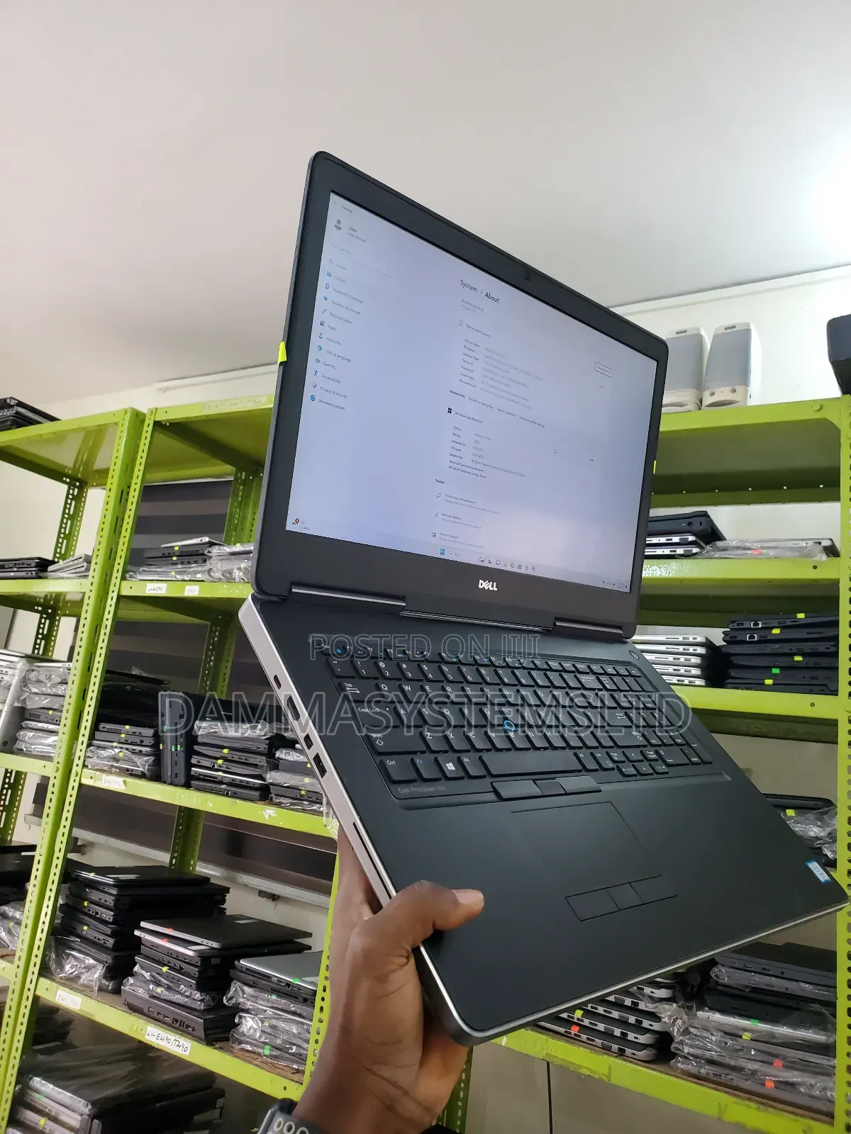 Laptop Dell Precision 7710 32GB Intel Xeon SSD 256GB