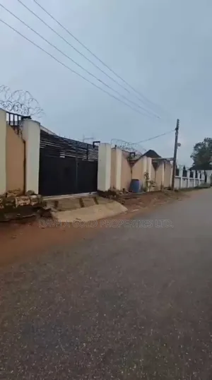6bdrm Bungalow in Benin City for sale