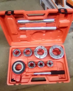 Ratchet Pipe Threader Kit or a Manual Pipe Threading Set