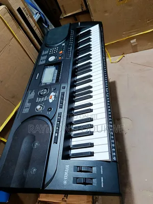 Standard Yamaha Keyboard Piano
