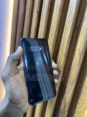 Samsung Galaxy S10e 128 GB Black