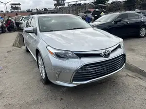 Toyota Avalon Limited 4dr Sedan (3.5L 6cyl 6A) 2015 Silver