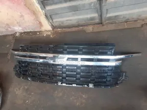 Front Grill Chevrolet Tahoe 2020/2021/2022/2023/2024/2025