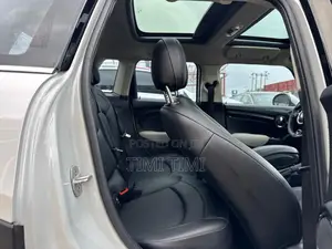 Mini Cooper 2017 Silver