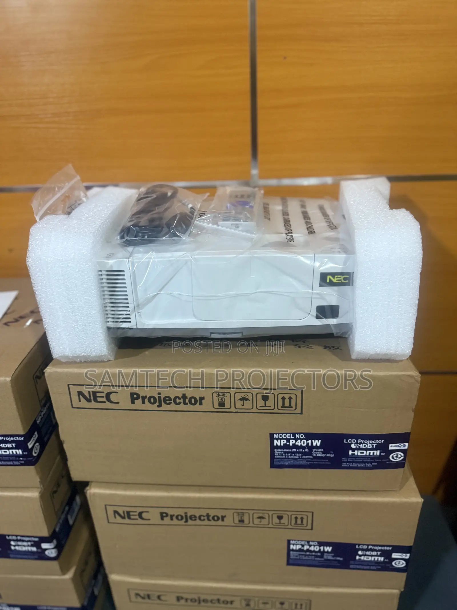 Nec Projector.Daylight Projector Ikeja, Lekki, Abuja,Worry