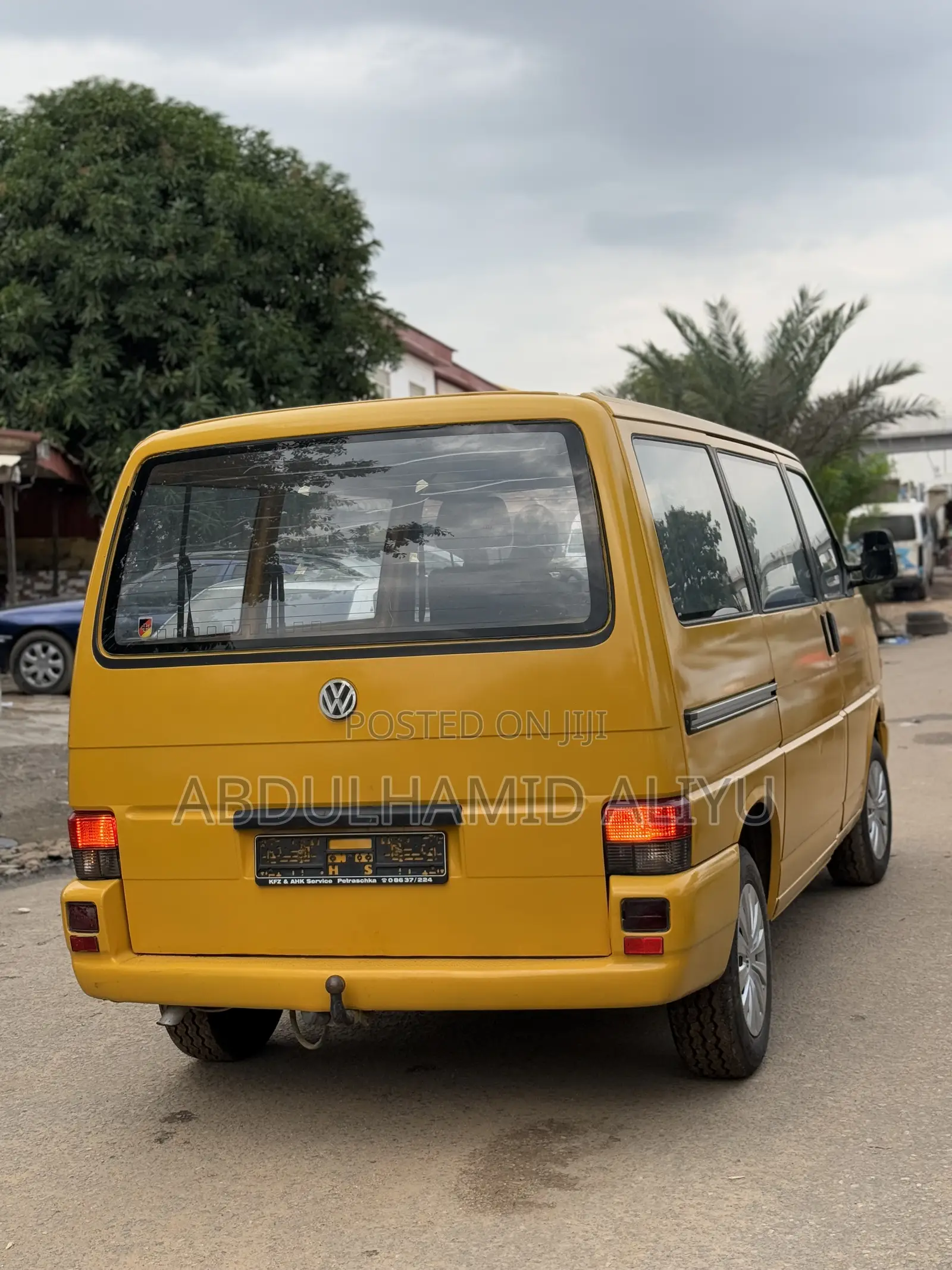Volkswagen Transporter 2004 Yellow