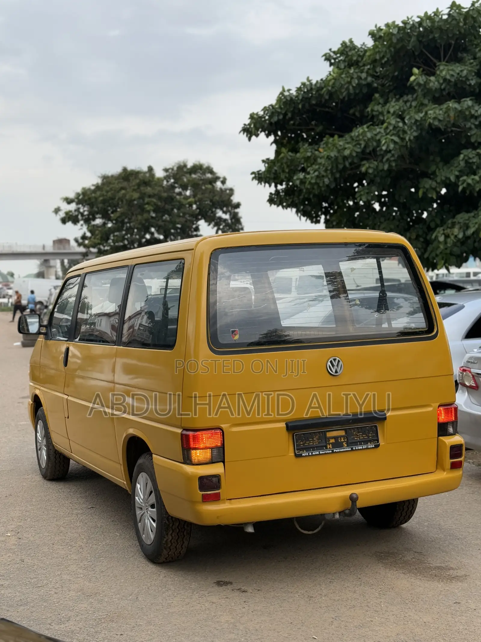 Volkswagen Transporter 2004 Yellow