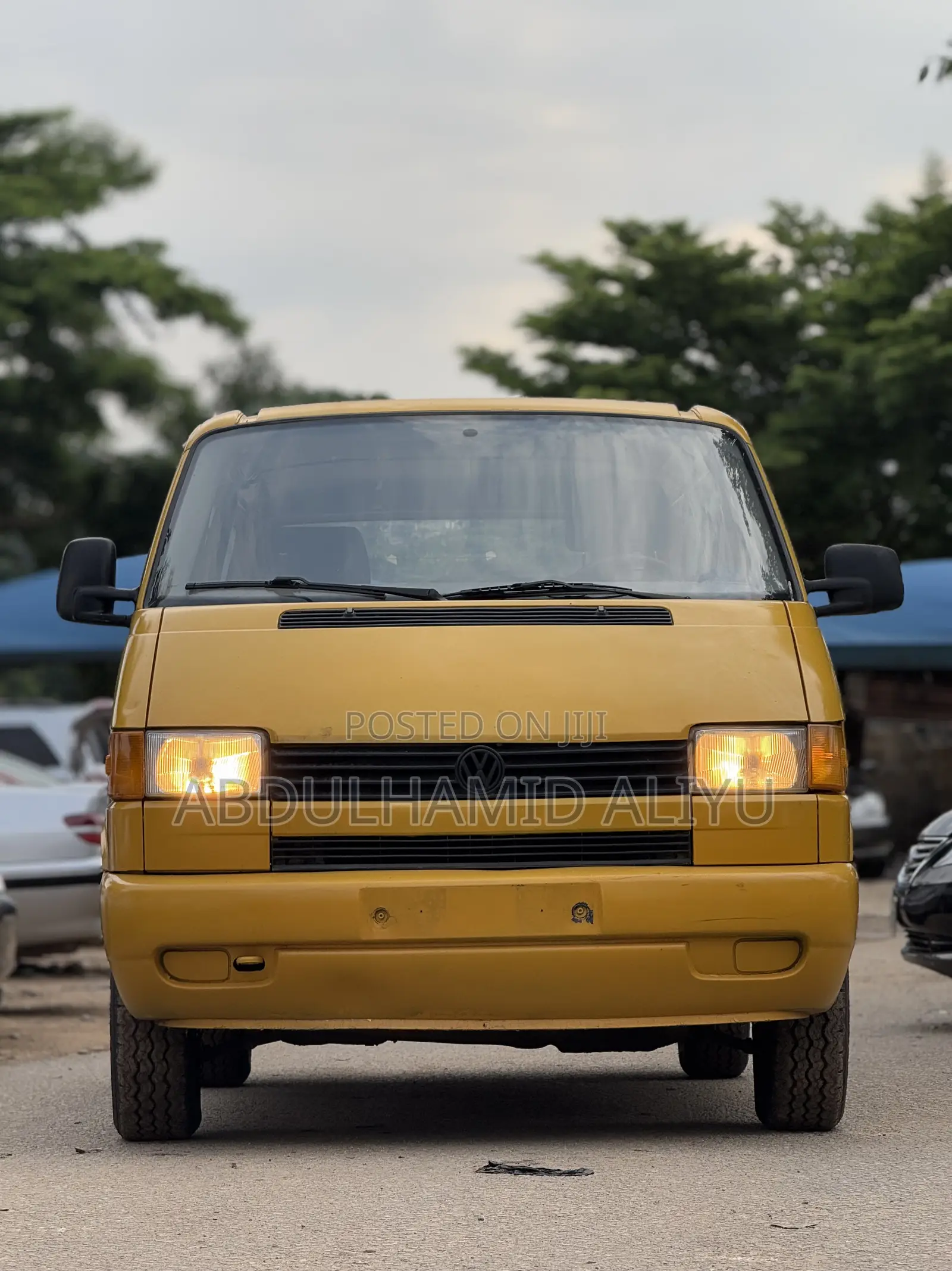 Volkswagen Transporter 2004 Yellow