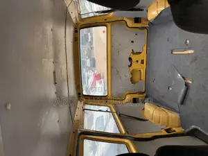Volkswagen Transporter 2004 Yellow