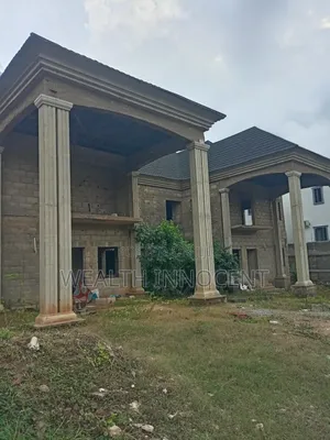 10bdrm Duplex in Guzape District for sale