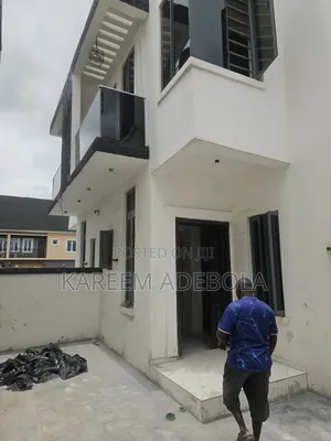 4bdrm Duplex in Oshorun Estate Opic for sale