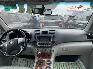 Toyota Highlander Limited 2012 Gray