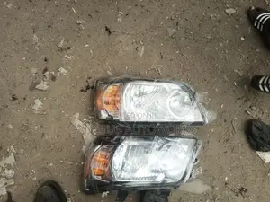 Headlight Toyota Highlander 2005