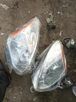Headlight Nissan Rouge 2008