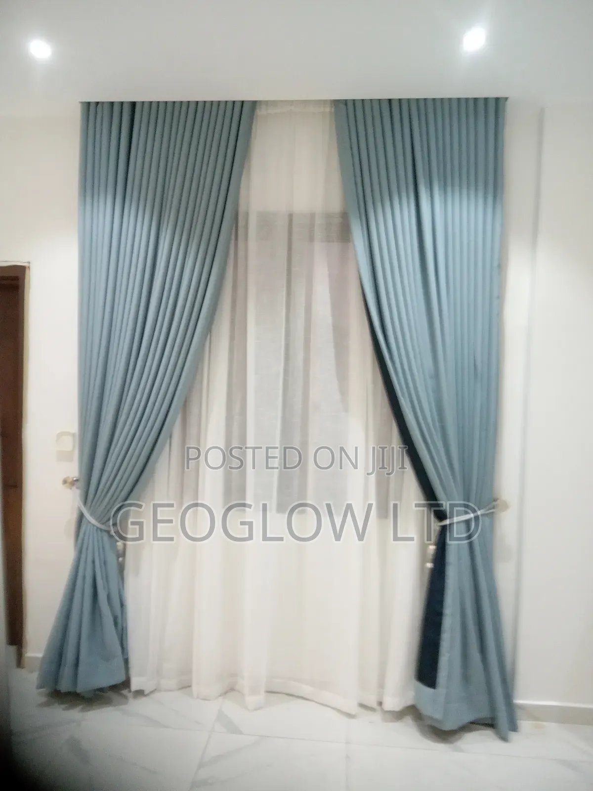 Light Gray With Dayblind