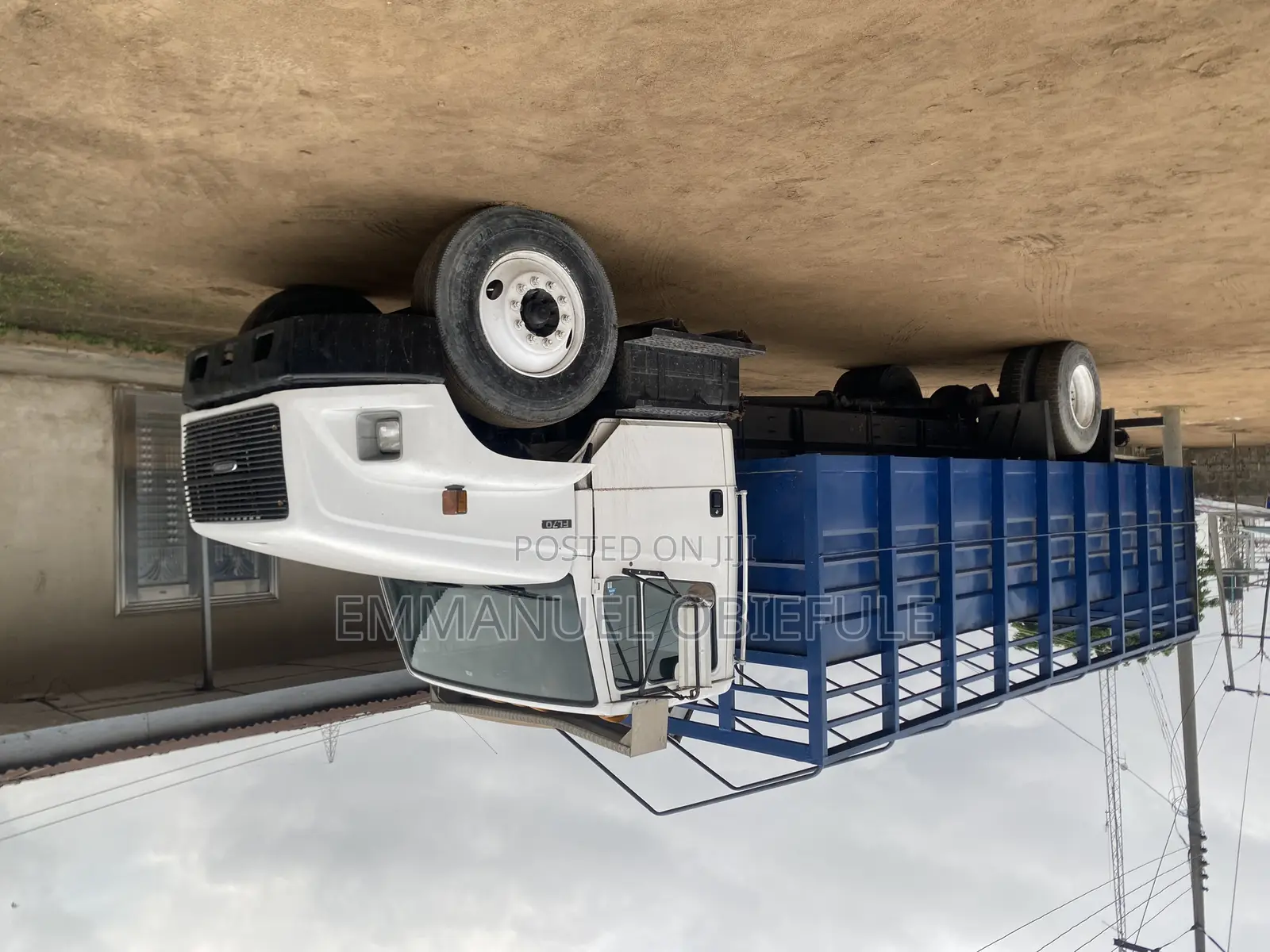 Freight-Liner Truck