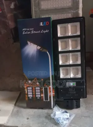 8 Eyes All in One Solar Street Light