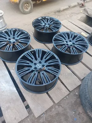Complete Set of Rang Rover 22 Rims 2015