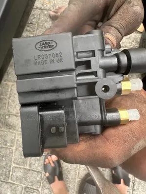 Suspension Conner Valve Block for Range Rover Vouge 2015