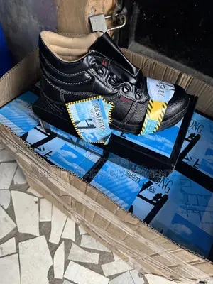 Durable Armstrong Safety Boots 🥾
