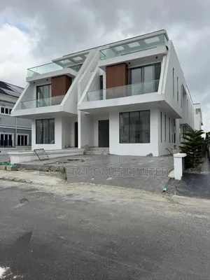 5bdrm Duplex in Lekki for sale