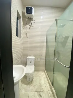 1bdrm Shared Apartment in Royal Pine Estate, Chevron for rent
