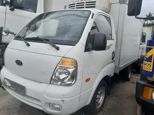 Kia Granbird 2015 White