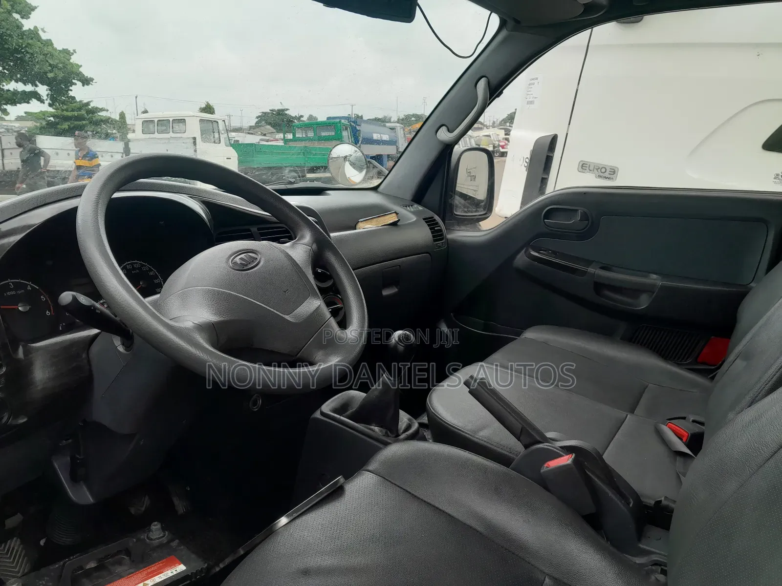 Kia Granbird 2015 White
