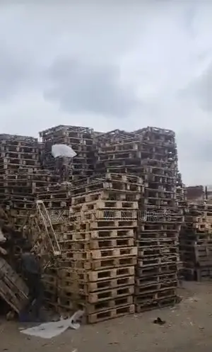 Wearhouse Wooden Pallets for Storage