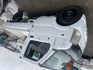 Suzuki Every 2005 White