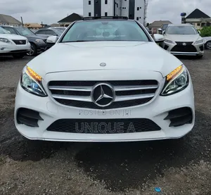Mercedes-Benz C300 Luxury 4dr AWD 4Matic Sedan (2.0L 4cyl 7A) 2015