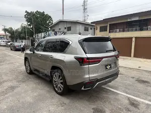 Lexus LX 2023 Silver