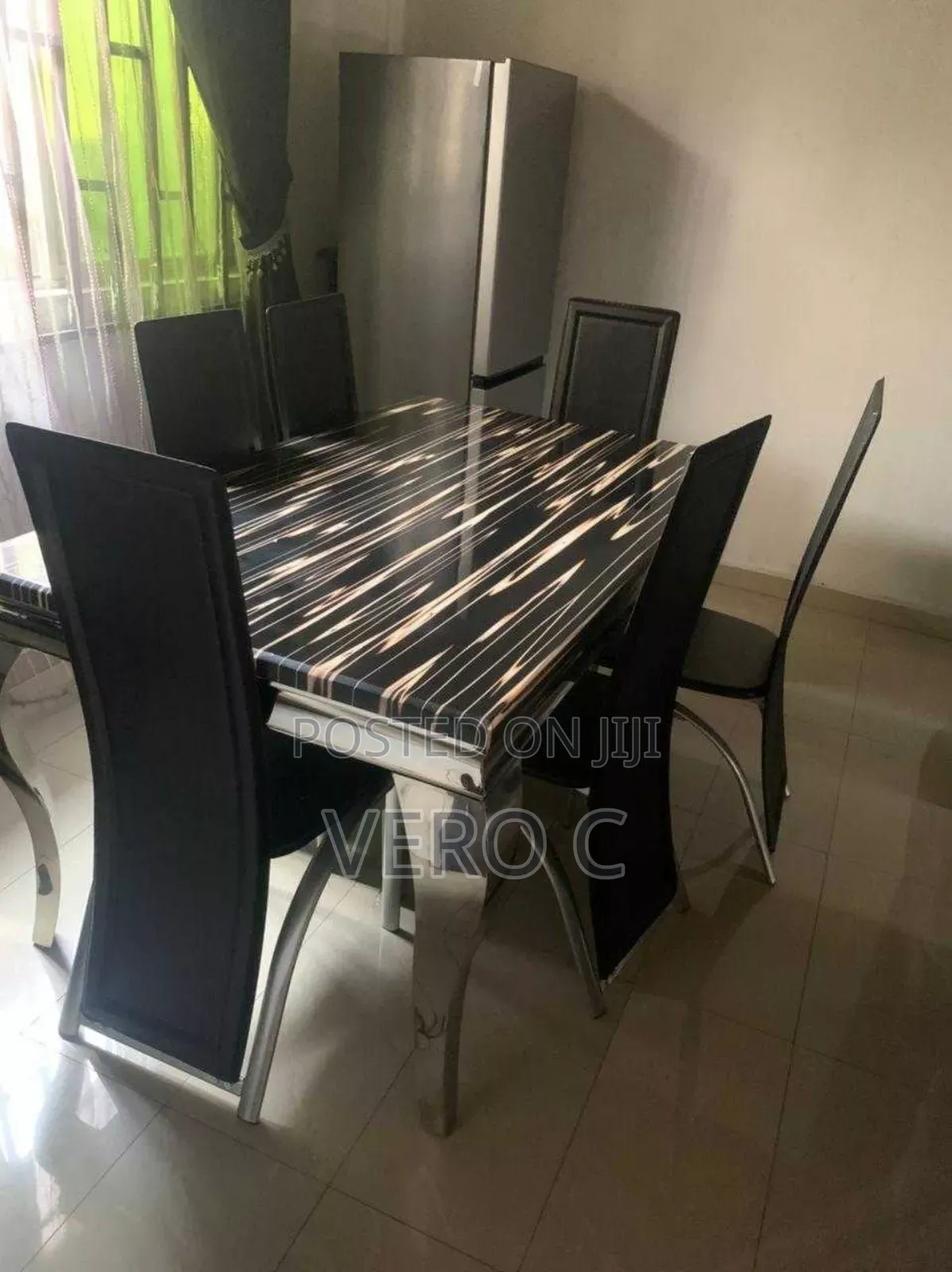 Quality Dining Set.