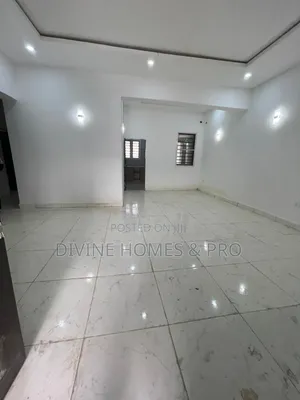 3bdrm Block of Flats in Wuye for rent