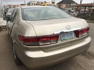 Photo - Honda Accord 2.2i-CTDi 2003 Gold
